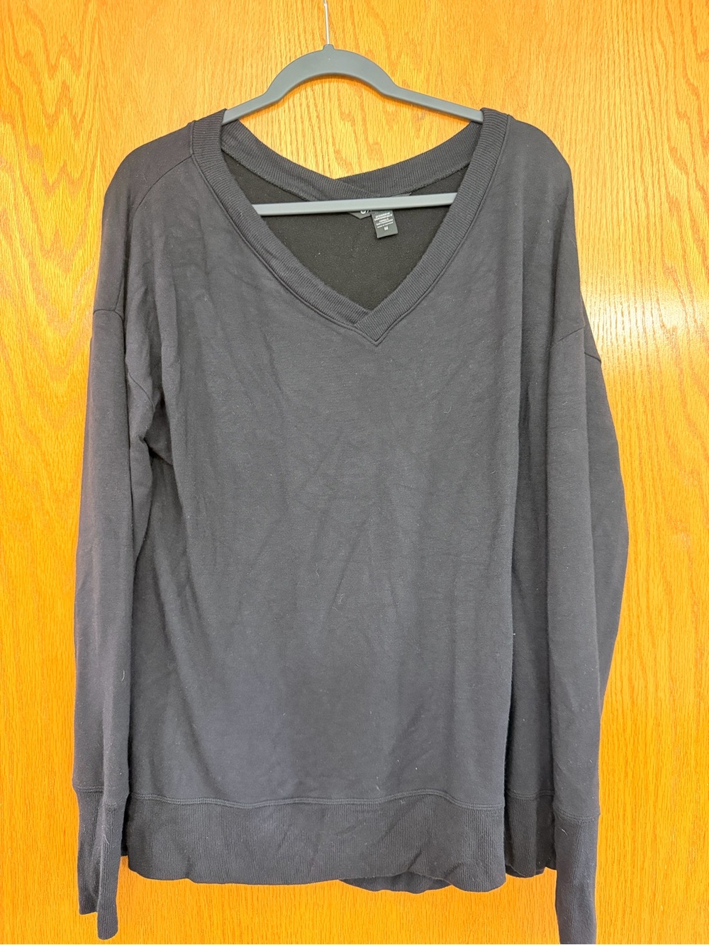 Athleta Black V-Neck Long Sleeve Sweatshirt